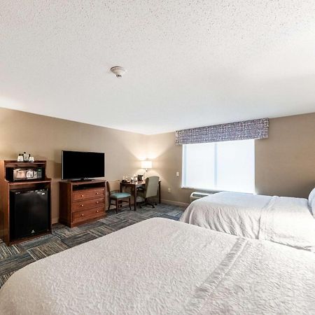 Hampton Inn Гринфилд Экстерьер фото