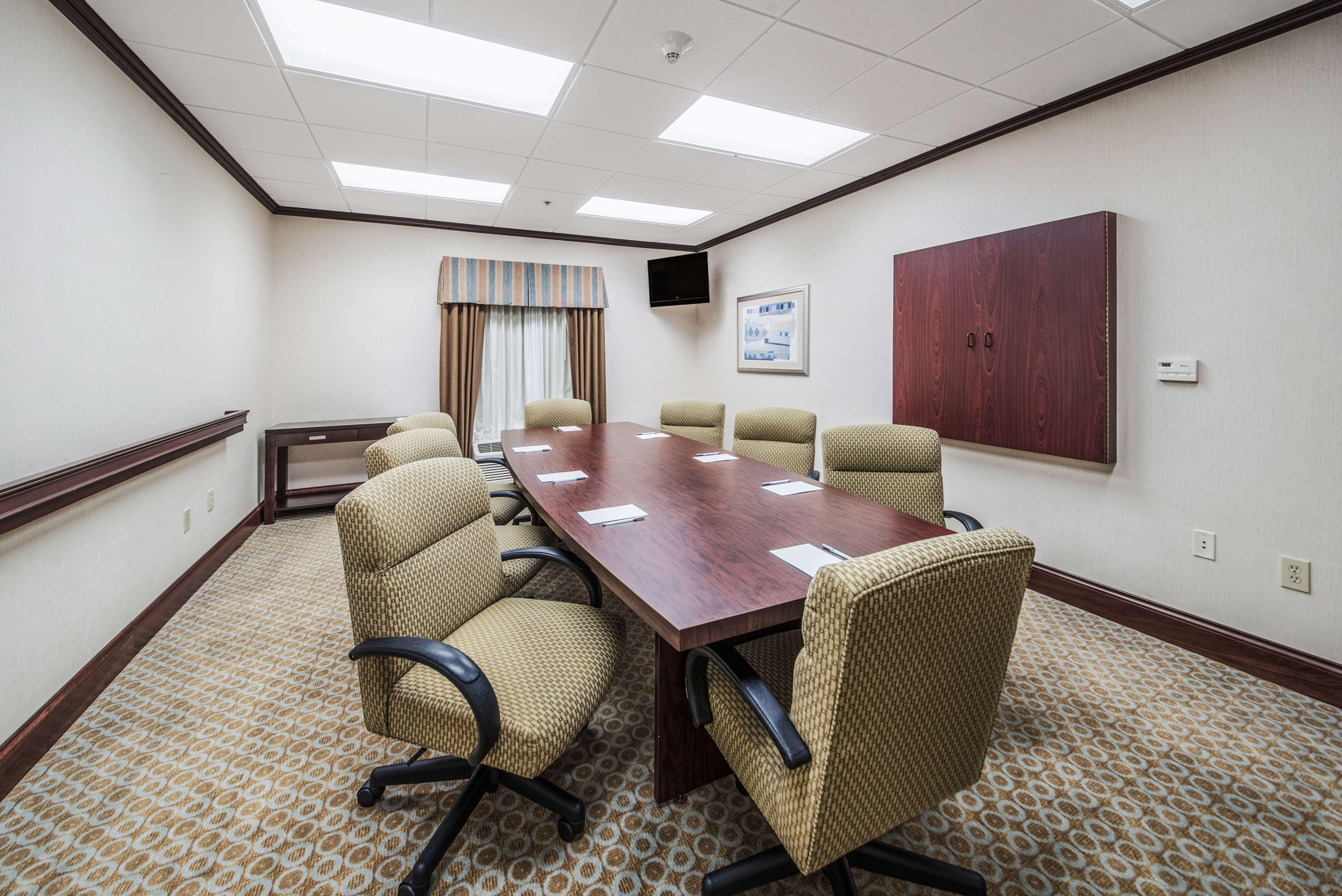 Hampton Inn Гринфилд Экстерьер фото