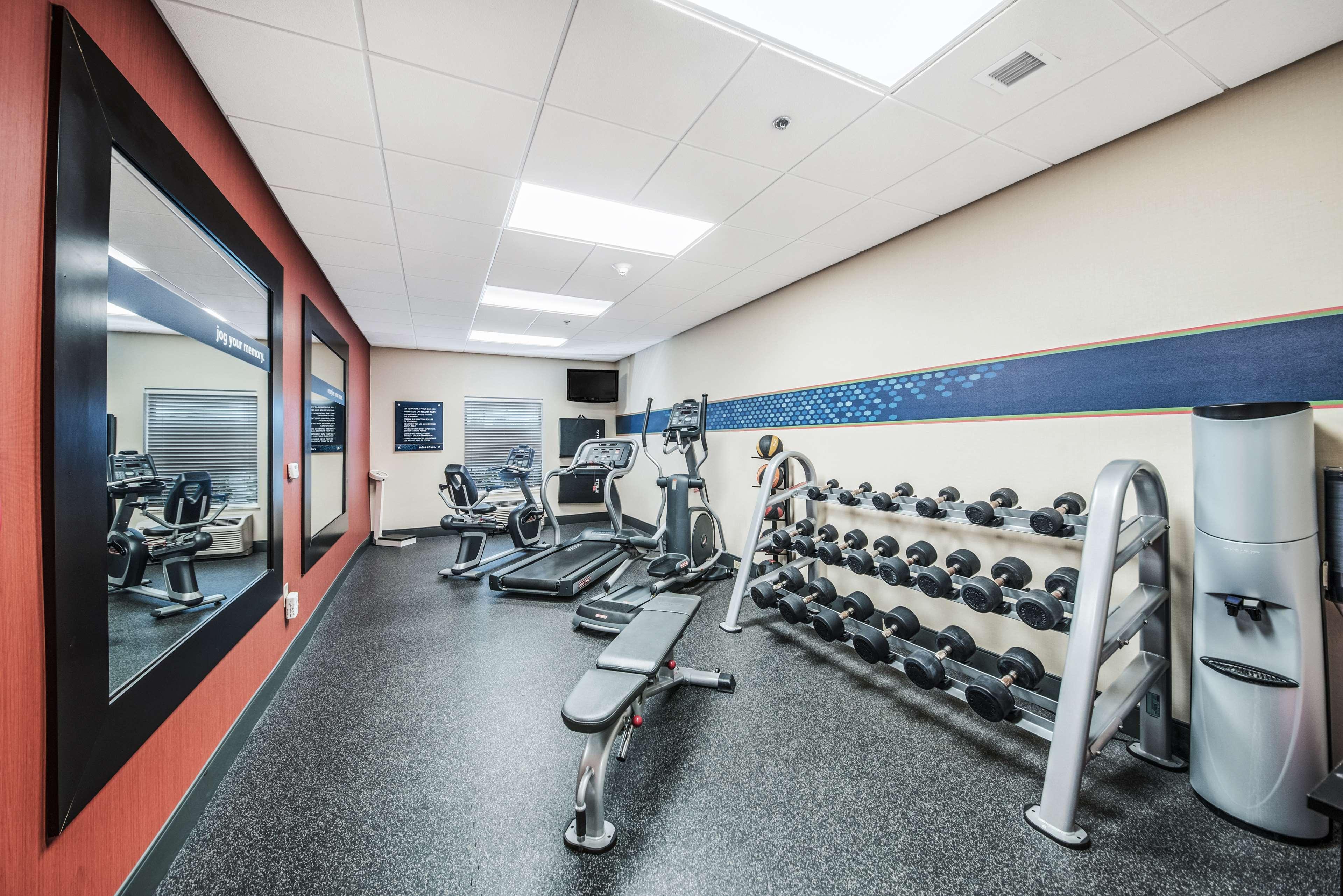 Hampton Inn Гринфилд Экстерьер фото