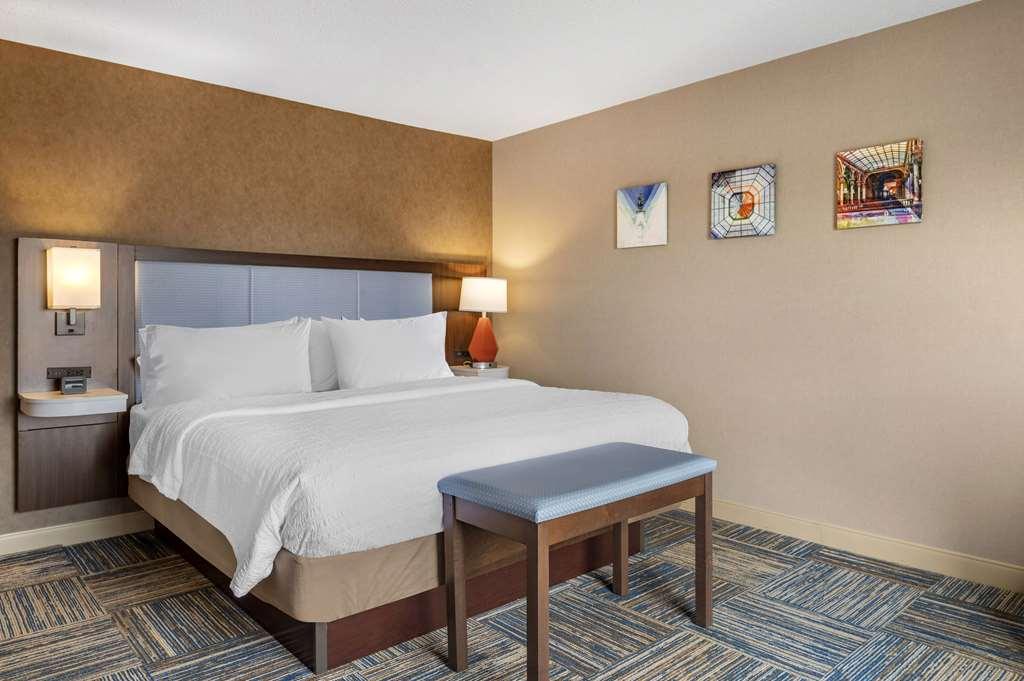 Hampton Inn Гринфилд Номер фото