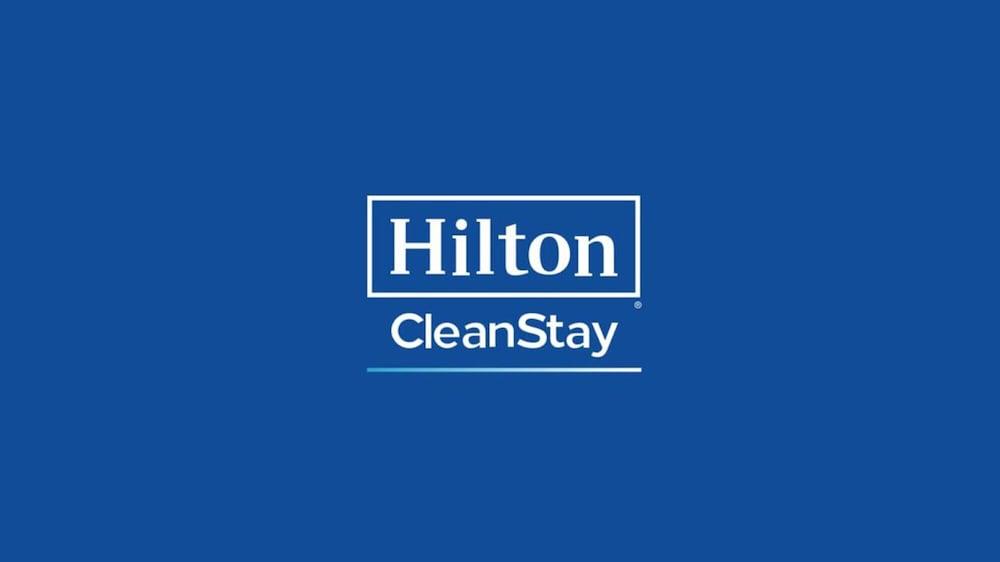 Hampton Inn Гринфилд Экстерьер фото