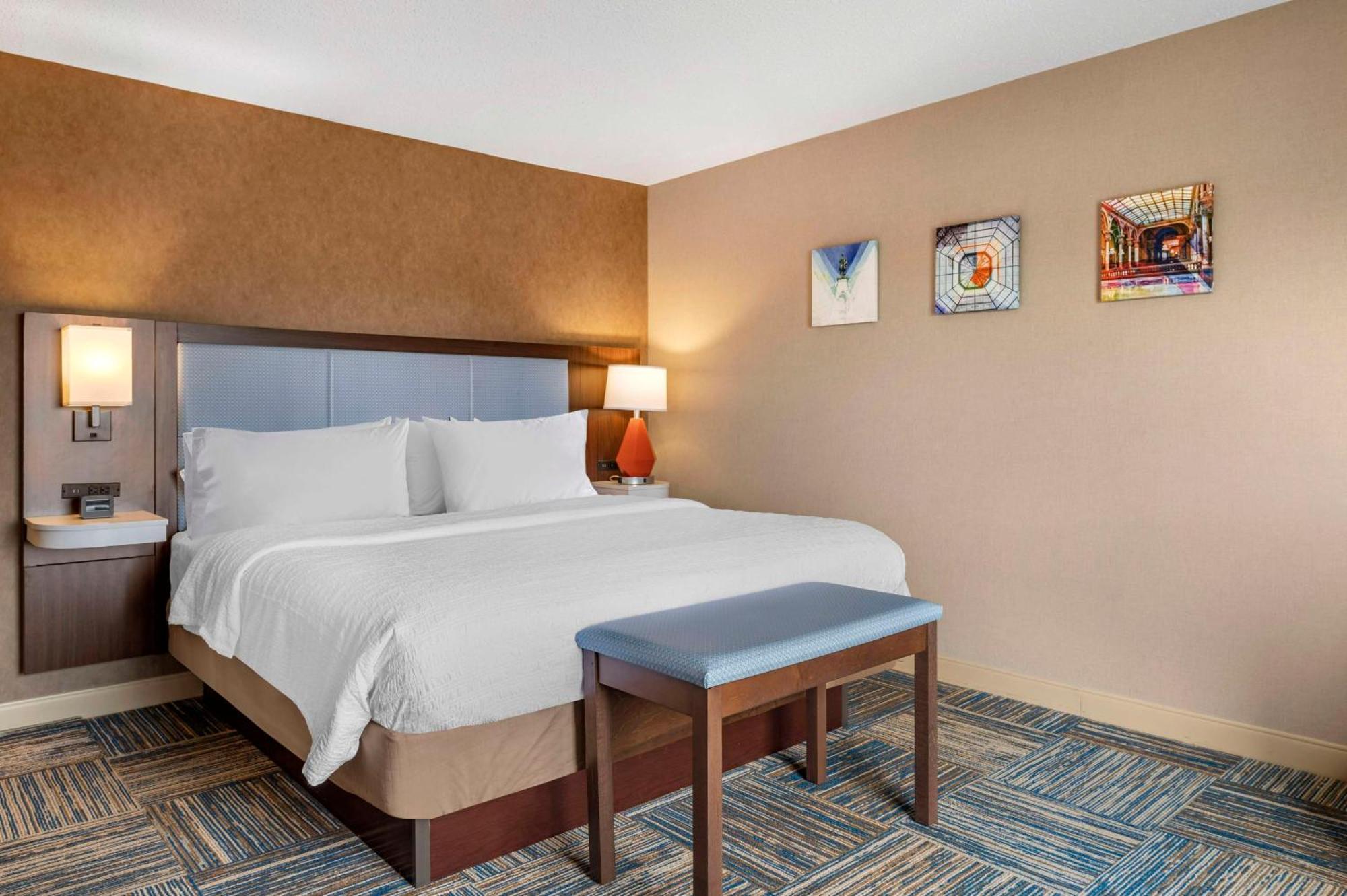 Hampton Inn Гринфилд Экстерьер фото