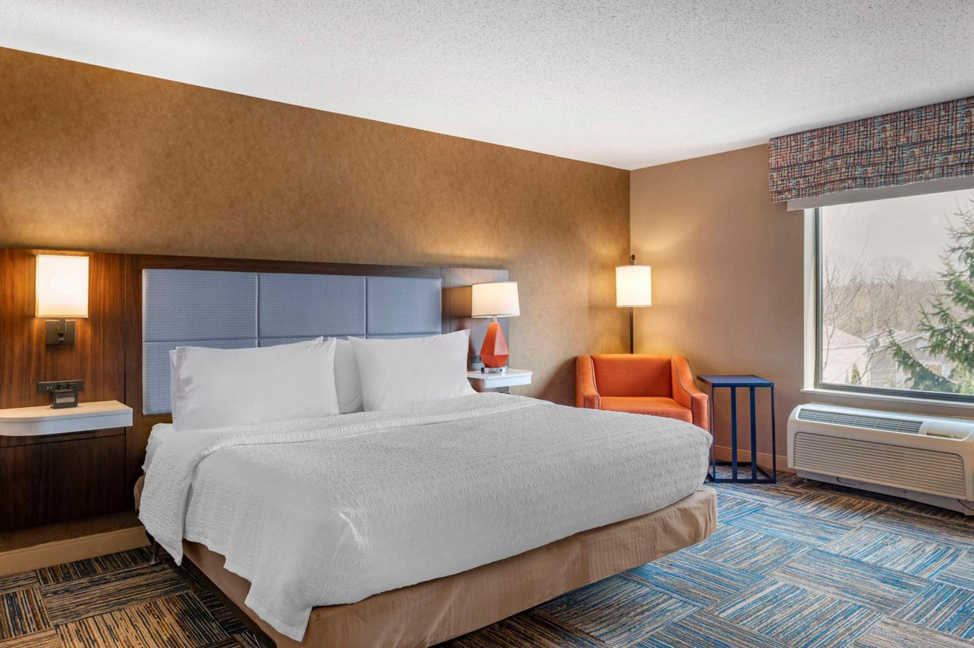 Hampton Inn Гринфилд Экстерьер фото