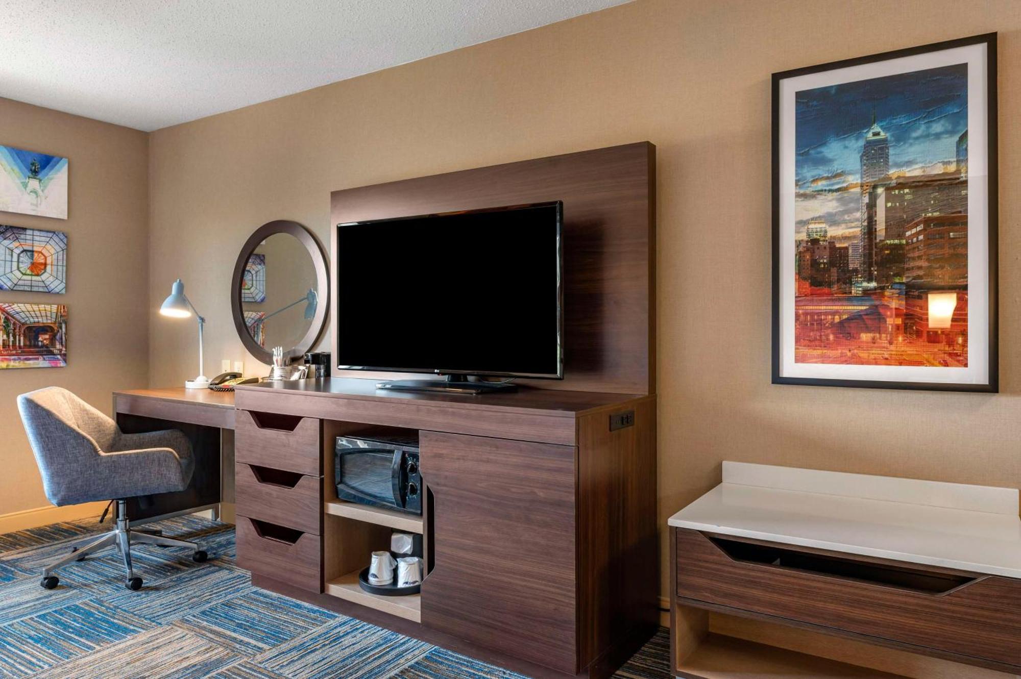 Hampton Inn Гринфилд Экстерьер фото