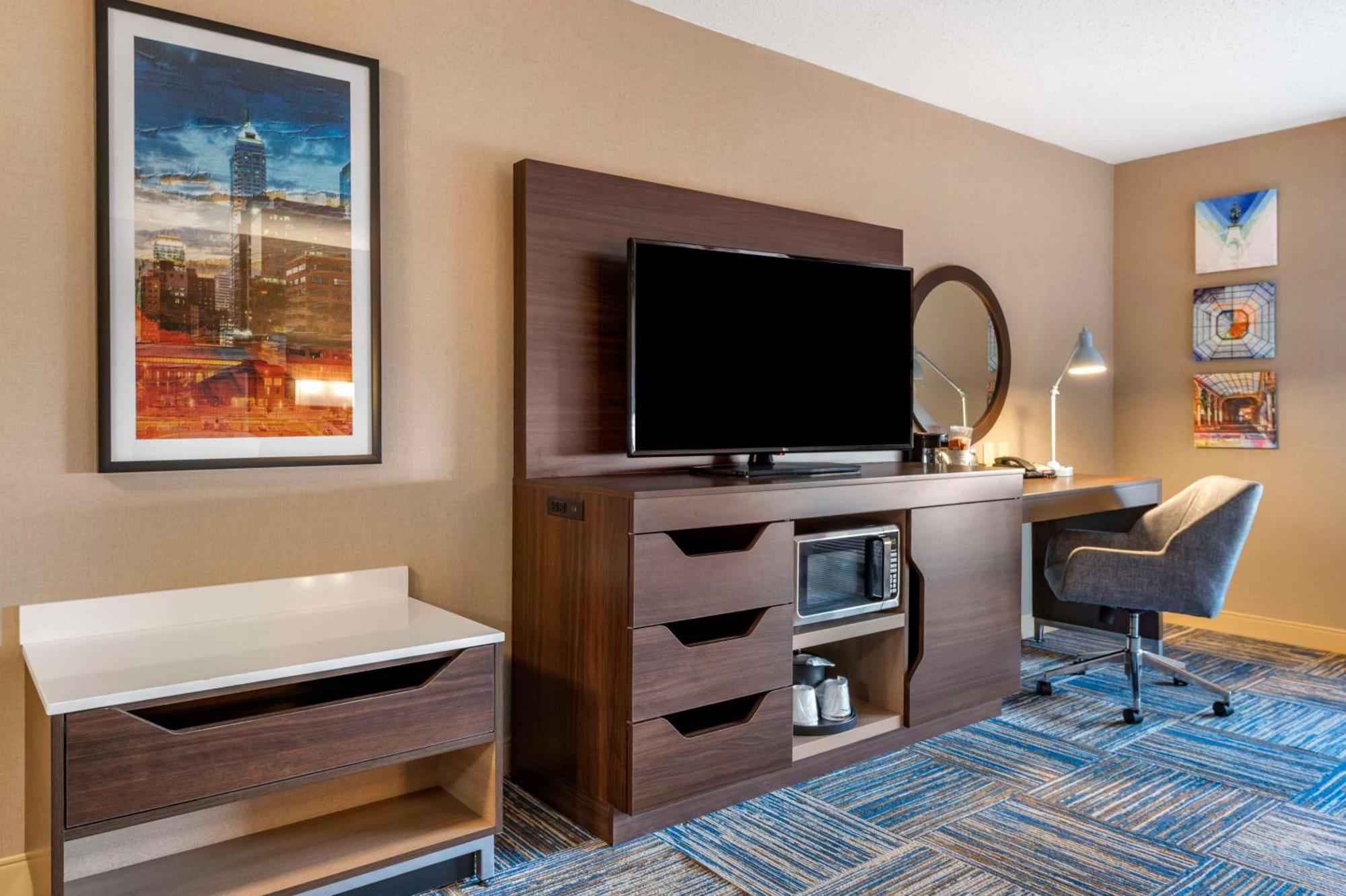 Hampton Inn Гринфилд Экстерьер фото