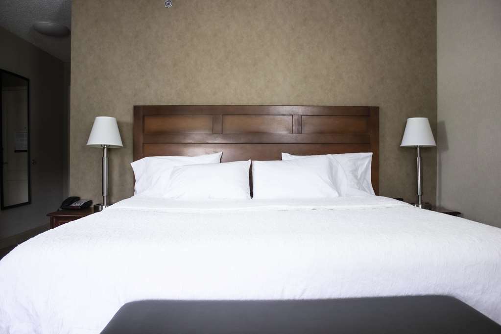 Hampton Inn Гринфилд Номер фото
